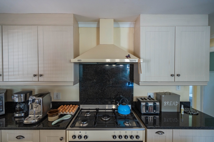 5 Bedroom Property for Sale in Seafield Eastern Cape